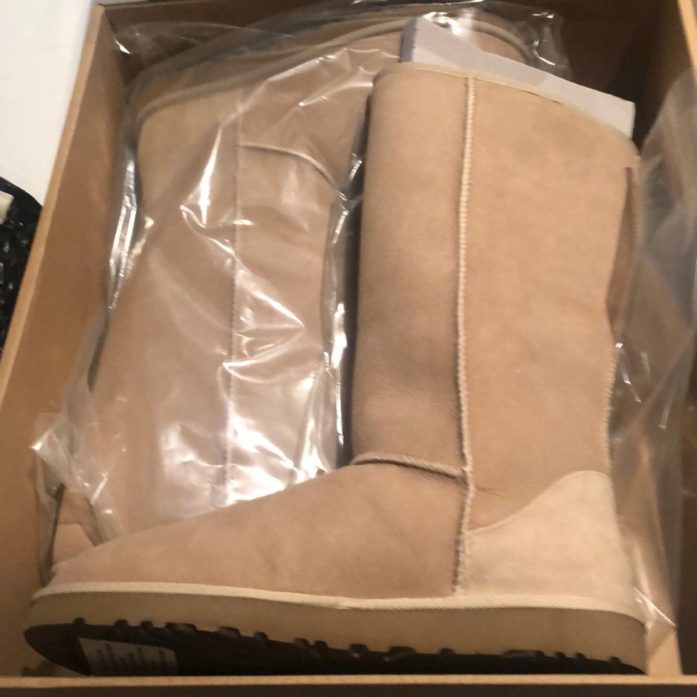 Brand New Uggs Women’s Boots